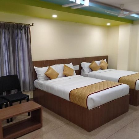 Hotel Sau Residency à Kanchipuram Extérieur photo