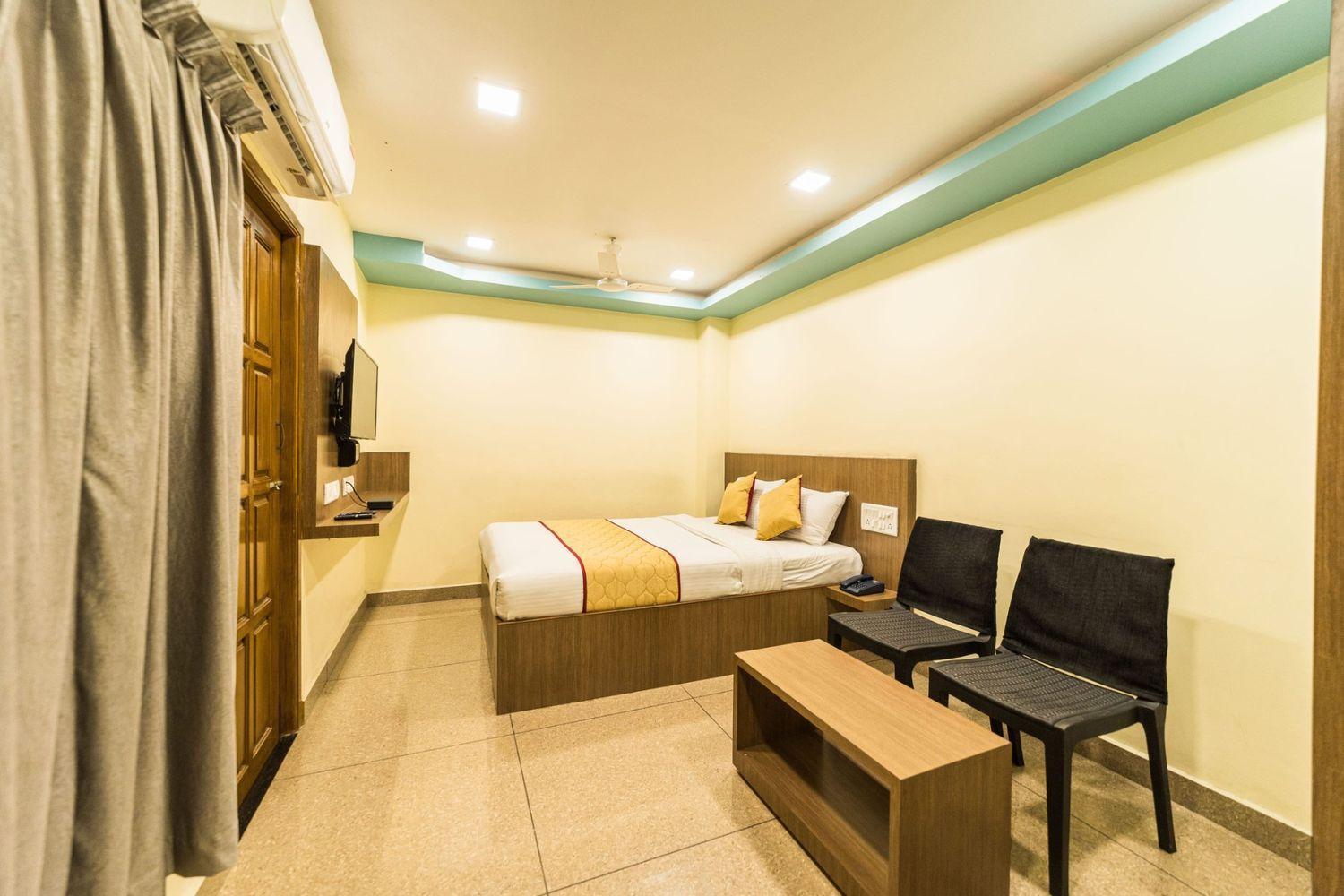 Hotel Sau Residency à Kanchipuram Extérieur photo