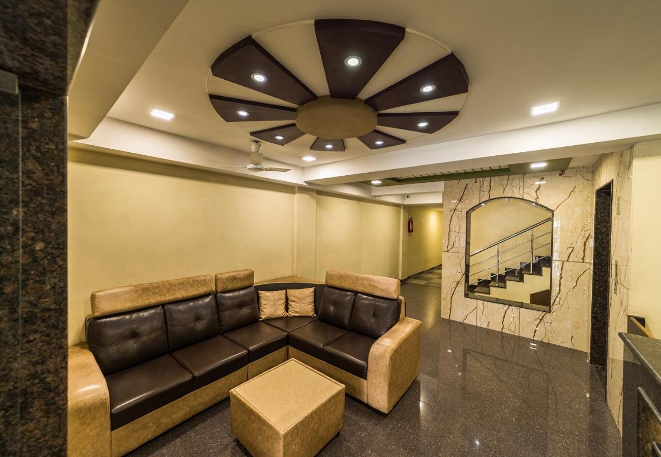 Hotel Sau Residency à Kanchipuram Extérieur photo