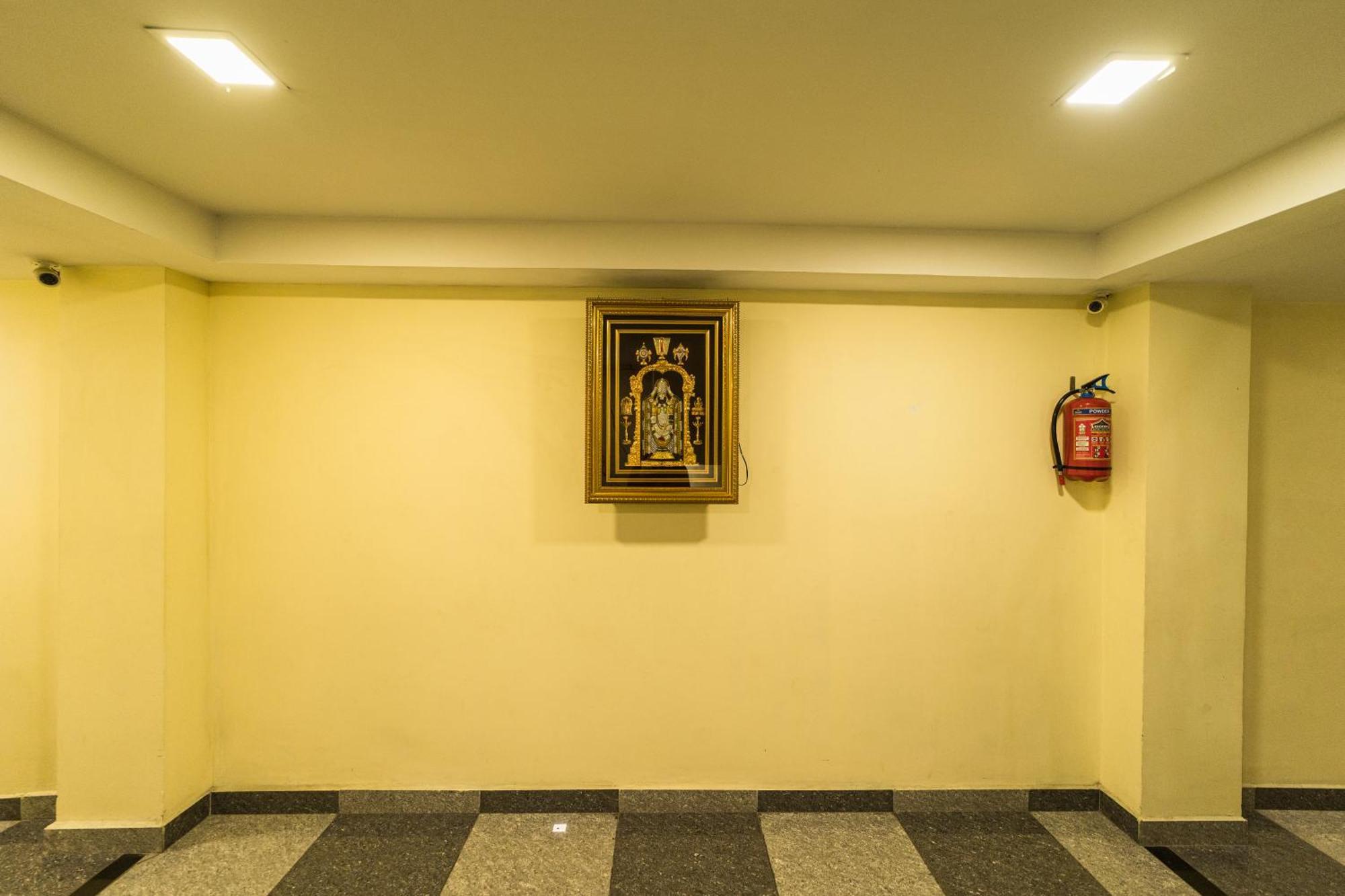Hotel Sau Residency à Kanchipuram Extérieur photo