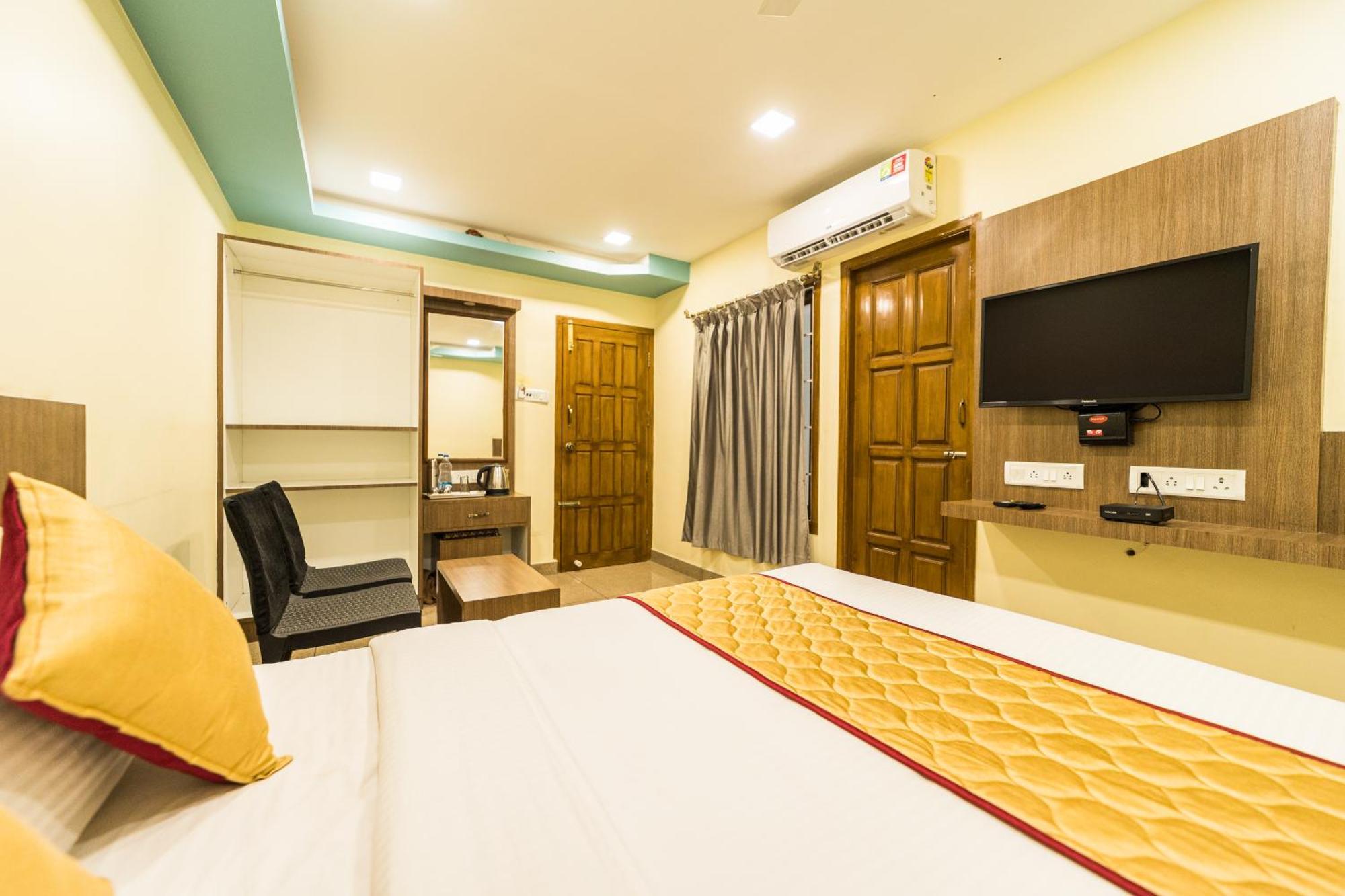 Hotel Sau Residency à Kanchipuram Extérieur photo