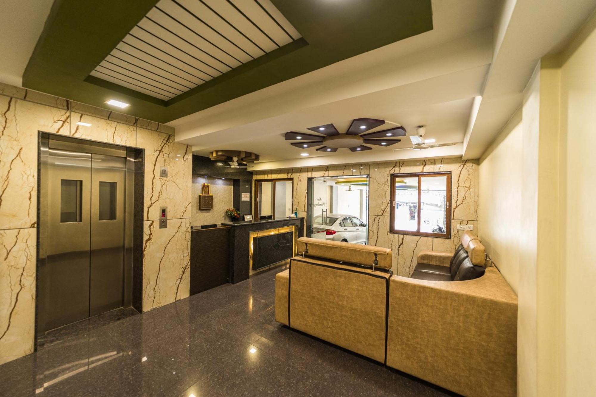 Hotel Sau Residency à Kanchipuram Extérieur photo